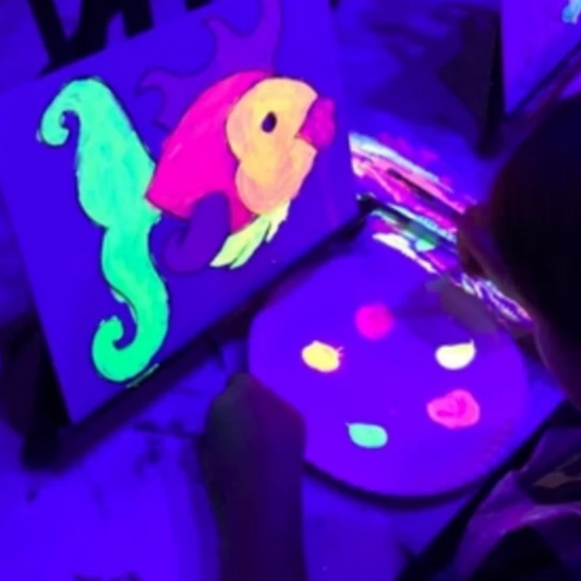 Mobile Kids Art Party - Gallery Image 3